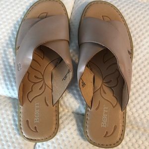 New Born women’s slides size 11